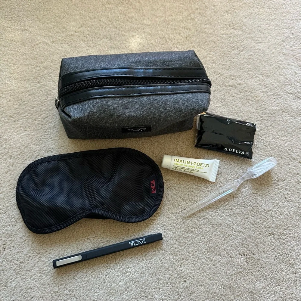 Tumi for Delta Travel Pouch